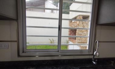 Dúplex en venta - 3 Dormitorios 2 Baños - Cochera - 75Mts2 - Ituzaingó