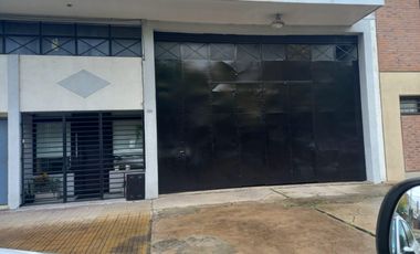Galpon con Dpto-.290m2-Tolosa 8 e/ 529 y 530-La Plata-Venta