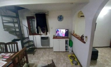 Galpon con Dpto-.290m2-Tolosa 8 e/ 529 y 530-La Plata-Venta