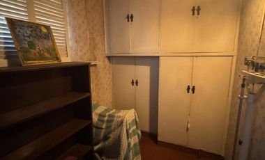 Venta de casa 4 ambientes con cochera y local en Sarandí