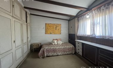 Venta de casa 4 ambientes con cochera y local en Sarandí