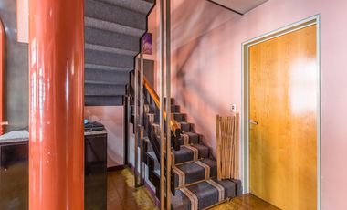 VENTA Casa 5 ambientes Barrio Versalles , patio y cochera para dos autos  PERMUTA - APTO CREDITO