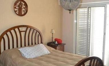 Casa en venta - 5 Dormitorios 2 Baños - Cochera - 323Mts2 - Temperley