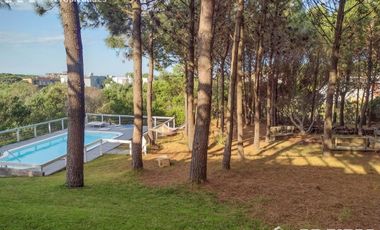 Muy linda casa en venta con rápida salida al mar en Barrio Residencial II – Costa Esmeralda