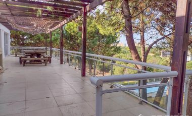 Muy linda casa en venta con rápida salida al mar en Barrio Residencial II – Costa Esmeralda