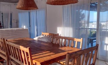 Muy linda casa en venta con rápida salida al mar en Barrio Residencial II – Costa Esmeralda