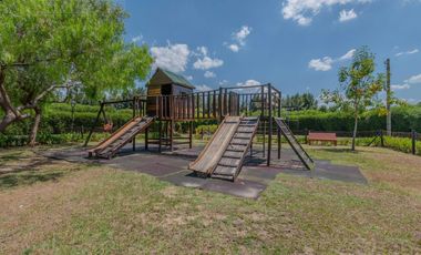 Lote a la laguna de 816 m2 en venta en San Francisco