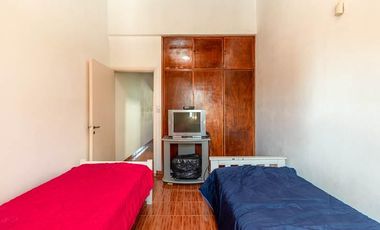 Casa 3 ambientes en venta en Quilmes