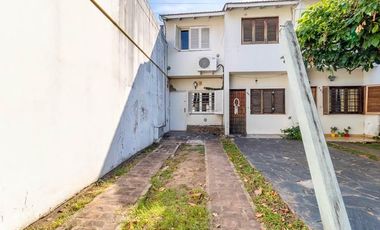 Casa 3 ambientes en venta en Quilmes