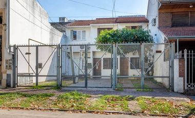 Casa 3 ambientes en venta en Quilmes