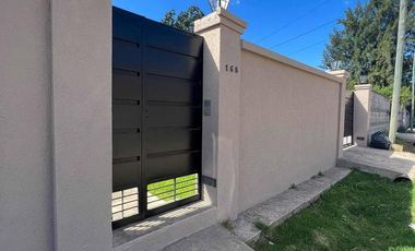 Casa en venta - 3 Dormitorios 2 Baños 1 Cochera - 595Mts2 - Escobar