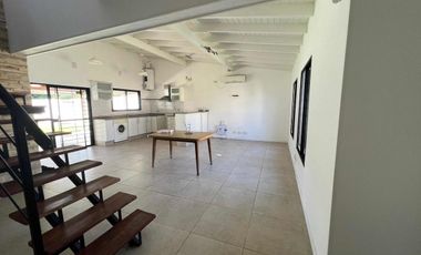 Casa en venta - 3 Dormitorios 2 Baños 1 Cochera - 595Mts2 - Escobar