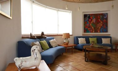 CASA CON ARQUITECTURA ORGÁNICA Y VISTA PANORÁMICA AL TEPOZTECO