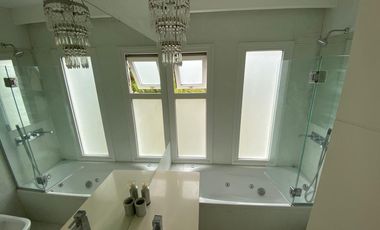 CASA EN VENTA PINAMAR, En el bosque, 5 ambientes, Diseño exclusivo - Parrilla y Jacuzzi
