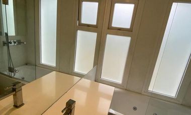 CASA EN VENTA PINAMAR, En el bosque, 5 ambientes, Diseño exclusivo - Parrilla y Jacuzzi