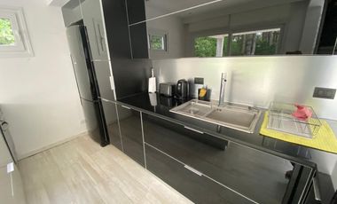 CASA EN VENTA PINAMAR, En el bosque, 5 ambientes, Diseño exclusivo - Parrilla y Jacuzzi