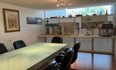 Nápoles, oficina en Patriotismo