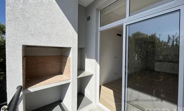 Venta de Departamento 1 ambiente con balcón y parrilla en Bernal