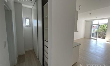 Venta de Departamento 1 ambiente con balcón y parrilla en Bernal