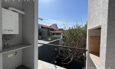 Venta de Departamento 1 ambiente con balcón y parrilla en Bernal