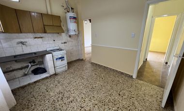 Casa en venta con terreno amplio - Moron