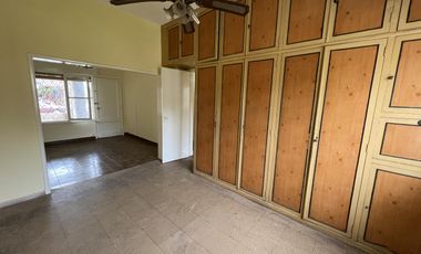 Casa en venta con terreno amplio - Moron