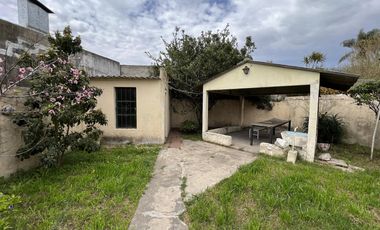 Casa en venta con terreno amplio - Moron