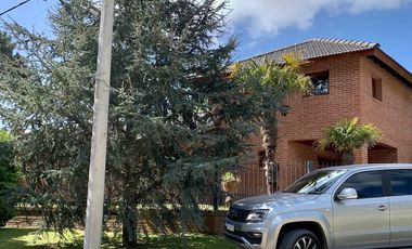 Casa - 6 ambientes con Cochera - Villa Gesell - VENTA