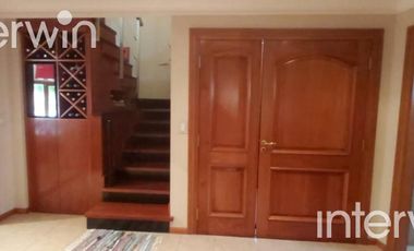Casa - 6 ambientes con Cochera - Villa Gesell - VENTA