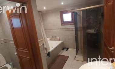 Casa - 6 ambientes con Cochera - Villa Gesell - VENTA