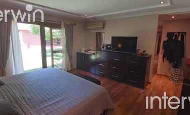 Casa - 6 ambientes con Cochera - Villa Gesell - VENTA