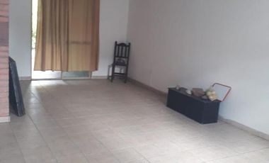 CASA EN VENTA BERISSO AV. MONTEVIDEO Y 32