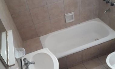 CASA EN VENTA BERISSO AV. MONTEVIDEO Y 32