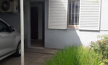 CASA EN VENTA BERISSO AV. MONTEVIDEO Y 32