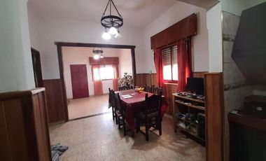 Casa en venta - 2 Dormitorios 1 Baño - Cochera - 725Mts2 - Mechita
