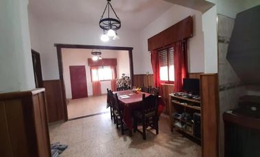 Casa en venta - 2 Dormitorios 1 Baño - Cochera - 725Mts2 - Mechita