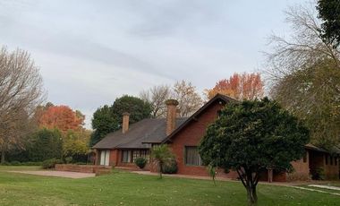 Casa en venta - 6 Dormitorios 6 Baños - 17.000Mts2 - Tortuguitas