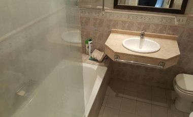 Depto en duplex con cochera fija 1 C/estacion