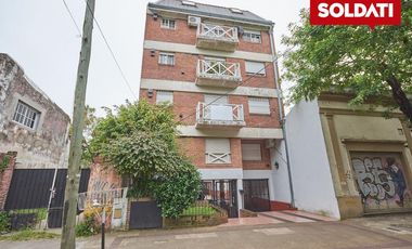 Venta departamento duplex de 3 ambientes en San Isidro.