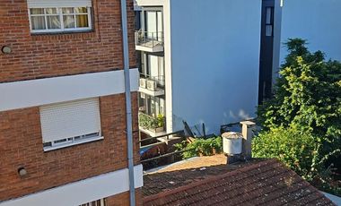 Venta departamento duplex de 3 ambientes en San Isidro.