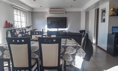 Venta departamento duplex de 3 ambientes en San Isidro.