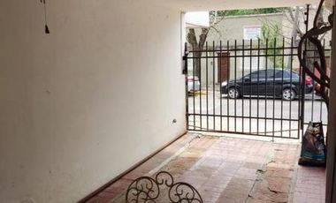 Casa 3 Dormitorios a metros de Av. Costanera