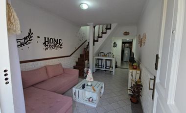 Venta de casa tipo duplex 2 ambientes en moron