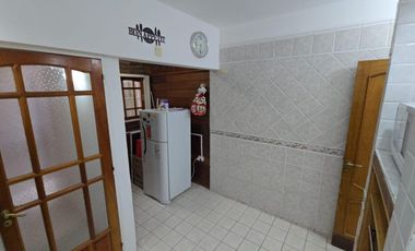 Venta de casa tipo duplex 2 ambientes en moron