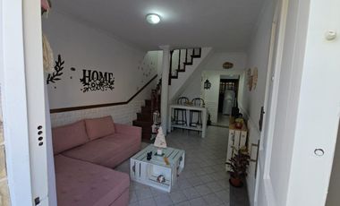 Venta de casa tipo duplex 2 ambientes en moron