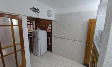 Venta de casa tipo duplex 2 ambientes en moron