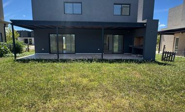 VENTA CASA PUERTOS ACACIAS  A ESTRENAR 8256