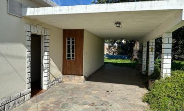 Propiedad con Excelente Lote!!! Alberto Grande 1.446, Luís Guillón.-