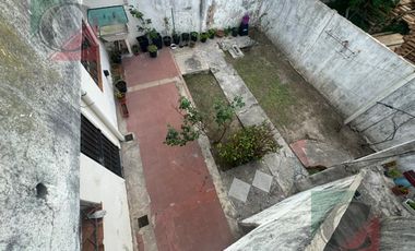 Casa 3 ambientes con patio y terraza apto credito