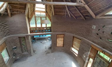 Venta Casa 3 Ambientes Hecha de Adobe con Jardín en Matheu Escobar